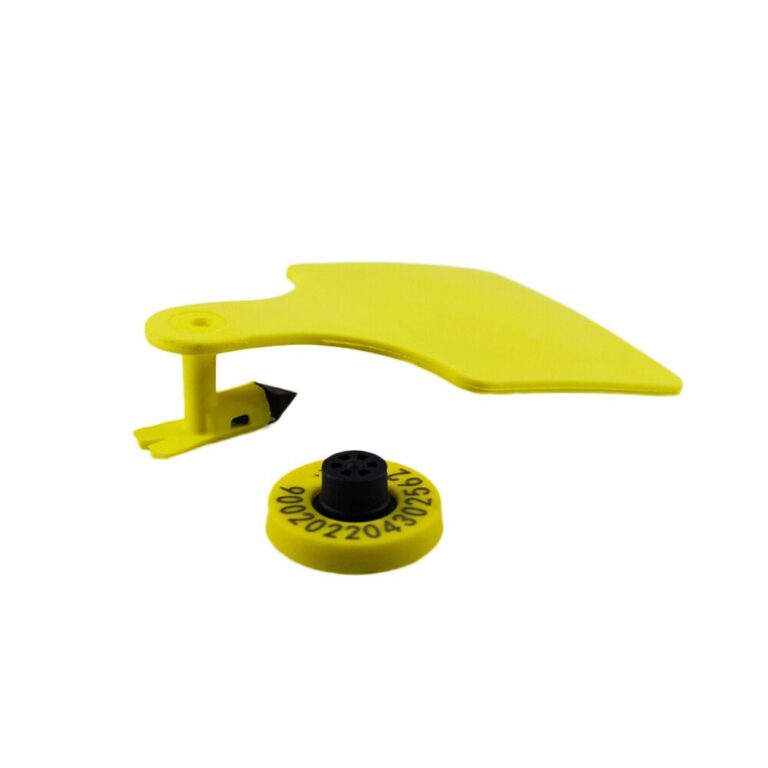 Customized Livestock UHF RFID Tags in Cattle for Tracking